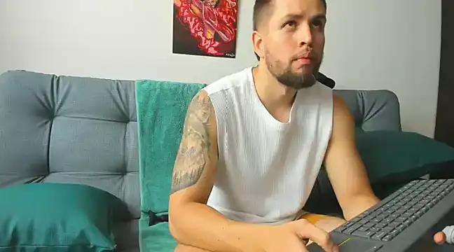 Snapshot of bastianwatson10 chatting on March 19, 2025, 4:02 pm bastianwatson10 online show from March 19, 2025, 4:02 pm