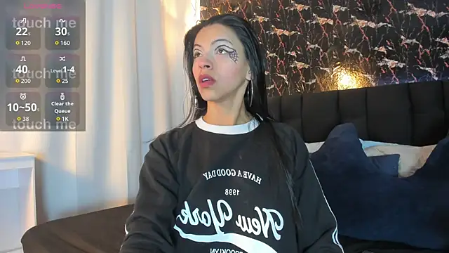 Snapshot of aitana_garcia_ chatting on October 24, 2025, 12:12 pm aitana garcia  online show from October 24, 2025, 12:12 pm