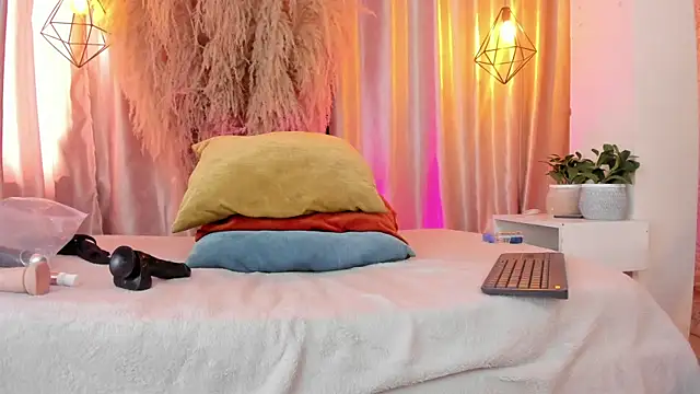 iiangel  online show from September 16, 2025, 3:02 pm