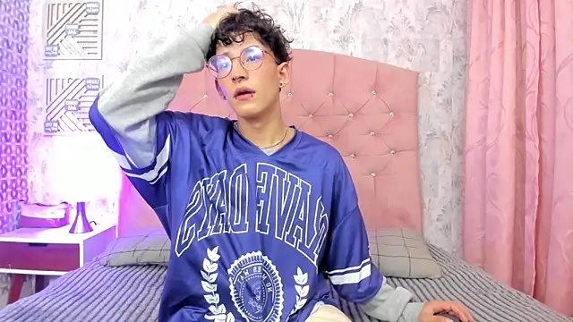 Snapshot of iiangel_ chatting on February 26, 2026, 4:33 am iiangel online show from February 26, 2026, 4:33 am