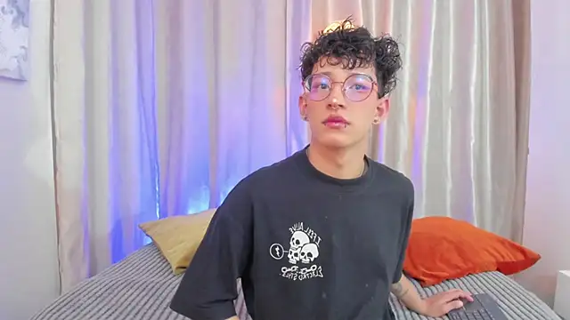 Snapshot of iiangel_ chatting on February 28, 2026, 3:51 am iiangel online show from February 28, 2026, 3:51 am