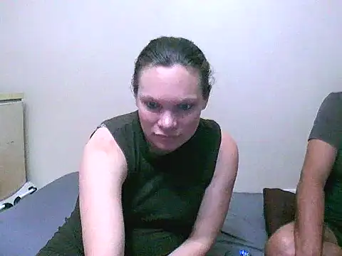 redsparrowXxXx online show from October 15, 2025, 3:12 pm