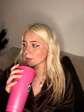 Blondie Sofia Essexbabe online show from December 17, 2025, 11:33 pm