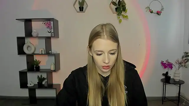 AnnNorriss online show from March 17, 2025, 1:08 pm