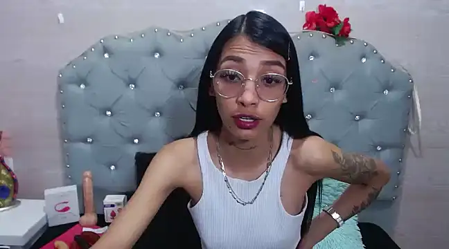 Karla SlutSkinny online show from February 21, 2025, 3:01 am
