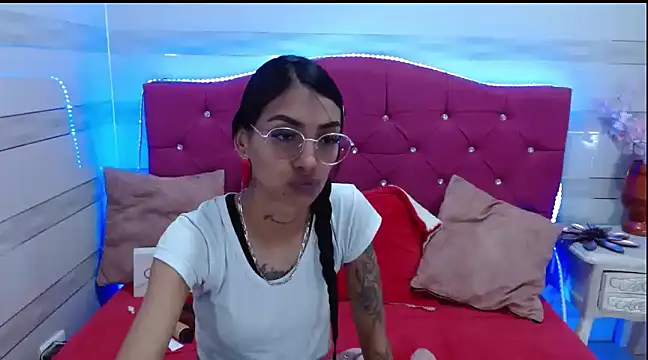 Karla SlutSkinny online show from February 22, 2025, 2:39 am