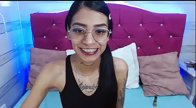 Karla SlutSkinny online show from February 28, 2025, 3:48 am