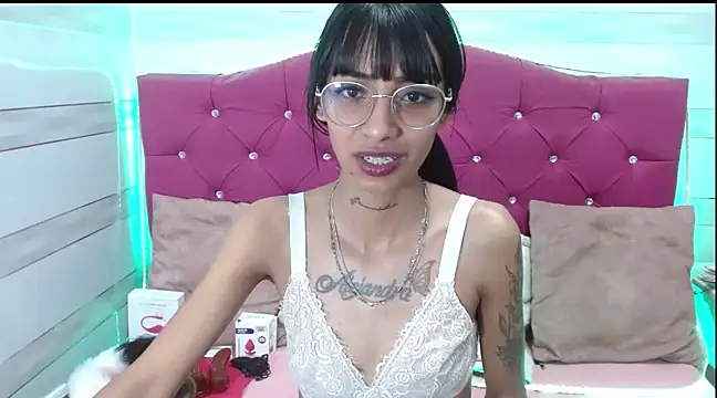 Karla SlutSkinny online show from March 17, 2025, 6:29 am