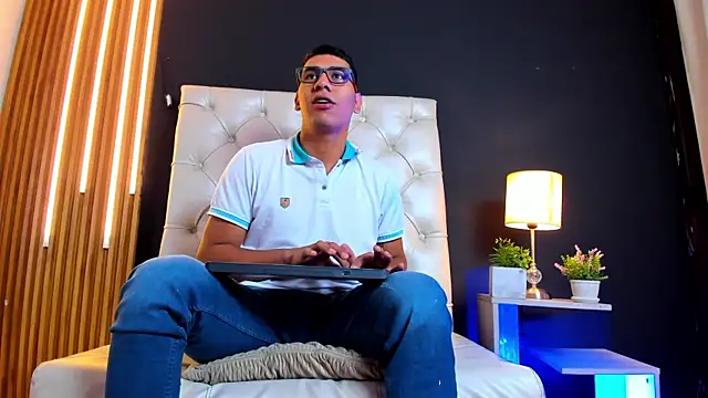 mike  cute online show from February 26, 2025, 12:25 pm