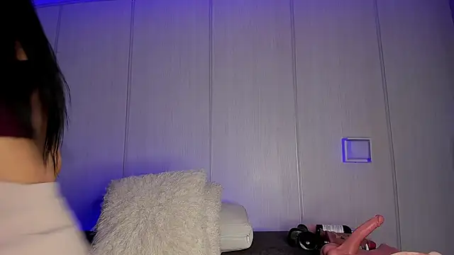 sasha riverss online show from May 1, 2026, 7:18 pm