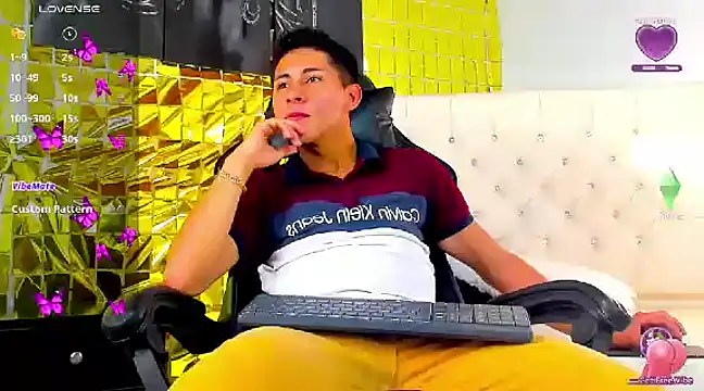 Angel Medina online show from March 1, 2025, 12:34 pm
