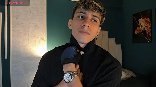 Snapshot of Allex_Cano chatting on March 3, 2025, 3:08 am Allex Cano online show from March 3, 2025, 3:08 am
