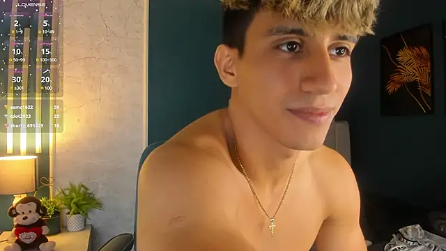 Snapshot of Allex_Cano chatting on March 11, 2025, 6:32 am Allex Cano online show from March 11, 2025, 6:32 am