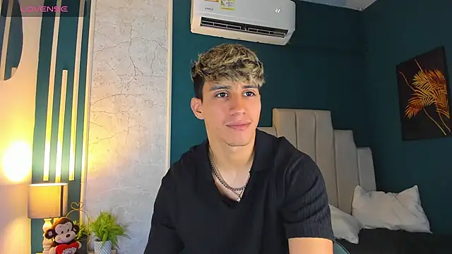 Snapshot of Allex_Cano chatting on March 14, 2025, 3:26 am Allex Cano online show from March 14, 2025, 3:26 am