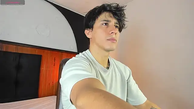 Allex Cano online show from February 26, 2026, 8:41 pm