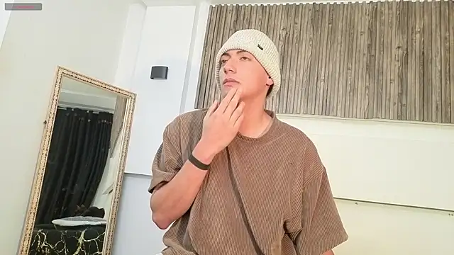 aron and paula online show from September 22, 2025, 2:24 am