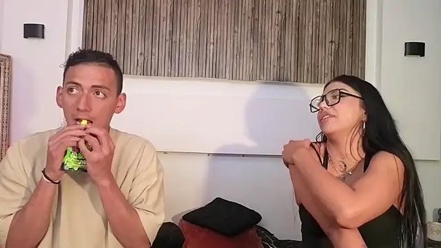 aron and paula online show from October 31, 2025, 4:02 am