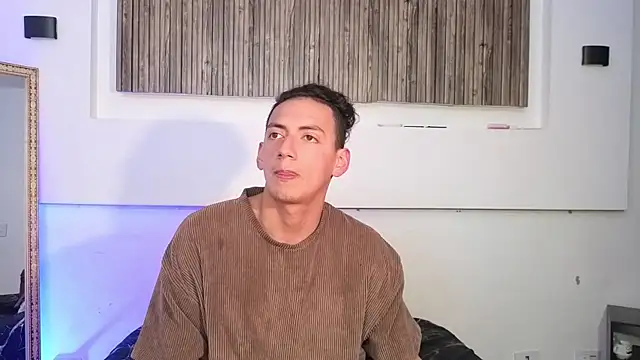 aron and paula online show from November 11, 2025, 4:34 am