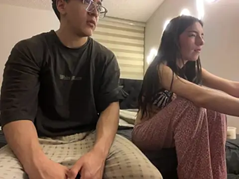 Snapshot of DesireLuxe chatting on February 9, 2026, 9:24 am DesireLuxe online show from February 9, 2026, 9:24 am