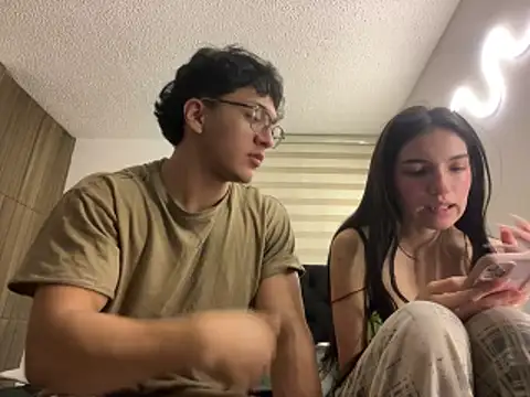 Snapshot of DesireLuxe chatting on March 17, 2026, 5:55 am DesireLuxe online show from March 17, 2026, 5:55 am