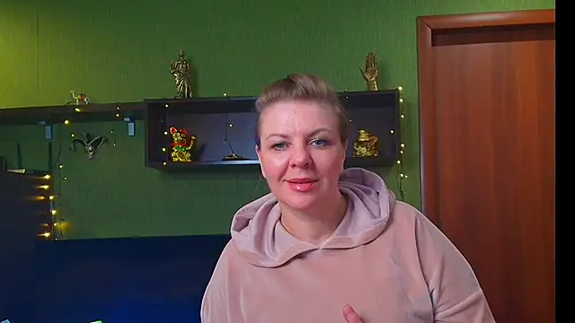 VeronikawGold online show from April 29, 2026, 7:53 pm