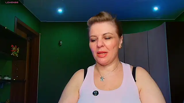 Snapshot of VeronikawGold chatting on May 20, 2026, 6:47 pm VeronikawGold online show from May 20, 2026, 6:47 pm