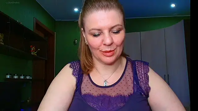 Snapshot of VeronikawGold chatting on June 4, 2026, 3:40 pm VeronikawGold online show from June 4, 2026, 3:40 pm