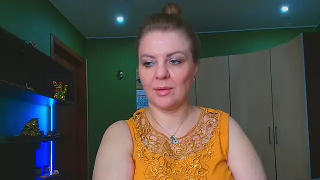 VeronikawGold online show from June 25, 2026, 5:45 am
