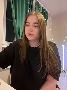 Milana mil online show from February 28, 2025, 8:50 pm