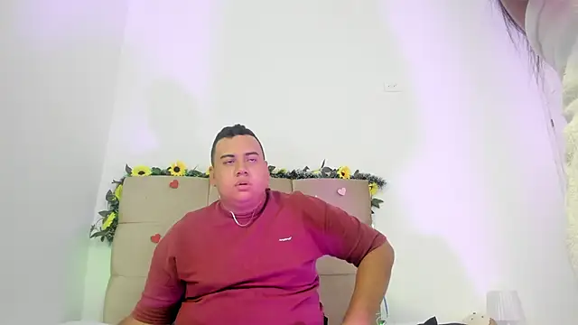 Snapshot of MICHAEL_AND_SHARON chatting on March 8, 2025, 5:49 am MICHAEL AND SHARON online show from March 8, 2025, 5:49 am