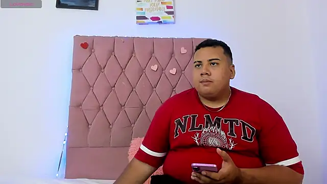 Snapshot of MICHAEL_AND_SHARON chatting on October 19, 2025, 4:24 am MICHAEL AND SHARON online show from October 19, 2025, 4:24 am