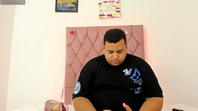 Snapshot of MICHAEL_AND_SHARON chatting on October 25, 2025, 4:20 am MICHAEL AND SHARON online show from October 25, 2025, 4:20 am