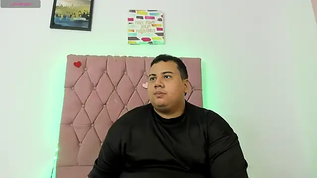 Snapshot of MICHAEL_AND_SHARON chatting on October 30, 2025, 4:36 am MICHAEL AND SHARON online show from October 30, 2025, 4:36 am