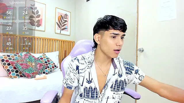 Santiago Johnson  online show from September 9, 2025, 1:54 pm