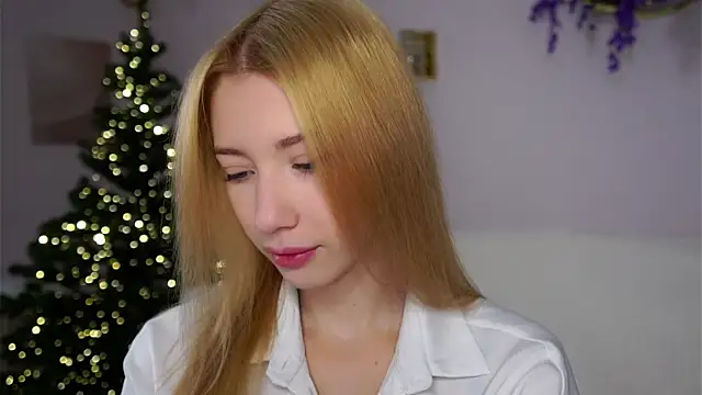 SunnivaCovil online show from December 22, 2025, 2:47 pm