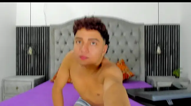 CamilowhiteS online show from February 26, 2025, 7:27 pm
