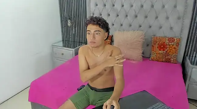 CamilowhiteS online show from February 28, 2025, 11:45 pm