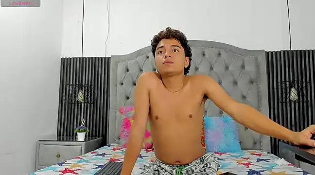 CamilowhiteS online show from March 17, 2025, 12:08 am