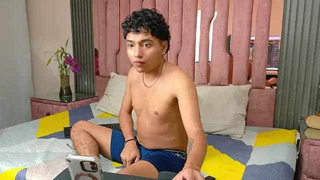 CamilowhiteS online show from September 18, 2025, 7:38 pm