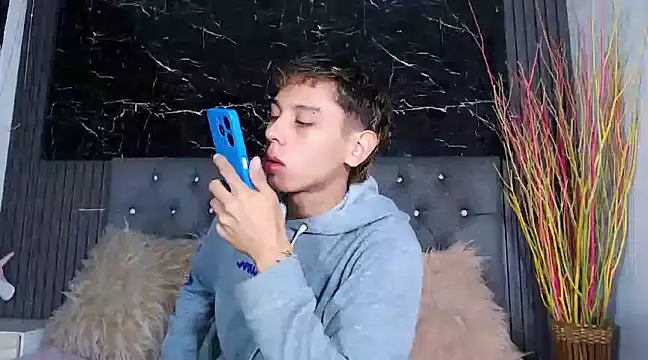 Snapshot of Noahoconor chatting on February 22, 2025, 1:02 pm Noahoconor online show from February 22, 2025, 1:02 pm
