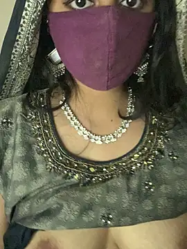 Dishasarmaa05 online show from February 12, 2026, 7:42 pm