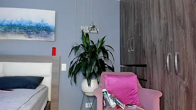 Snapshot of Ashly_hills chatting on April 9, 2026, 6:19 am Ashly hills online show from April 9, 2026, 6:19 am