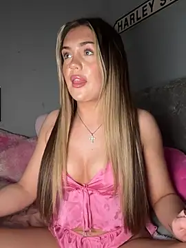 hottie harleigh69 online show from March 20, 2025, 8:40 pm
