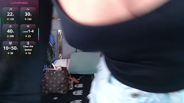 Tyla Ks online show from October 23, 2025, 7:23 pm