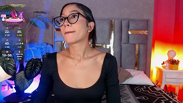 Tyla Ks online show from December 5, 2025, 7:43 pm