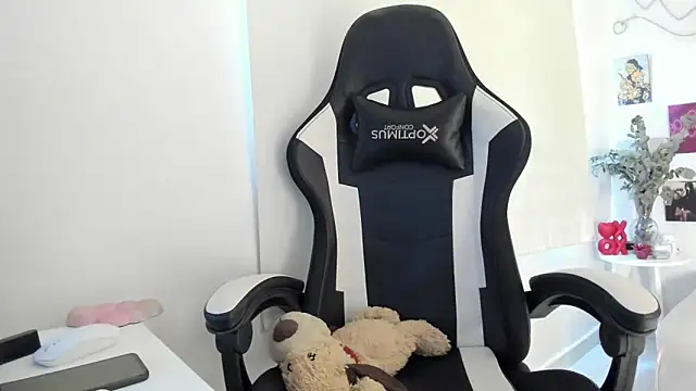 agaataa  online show from January 31, 2026, 8:51 pm