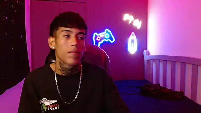 RyanKing19 online show from February 23, 2025, 12:48 pm