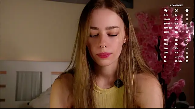EmilaMills online show from May 17, 2026, 1:51 pm