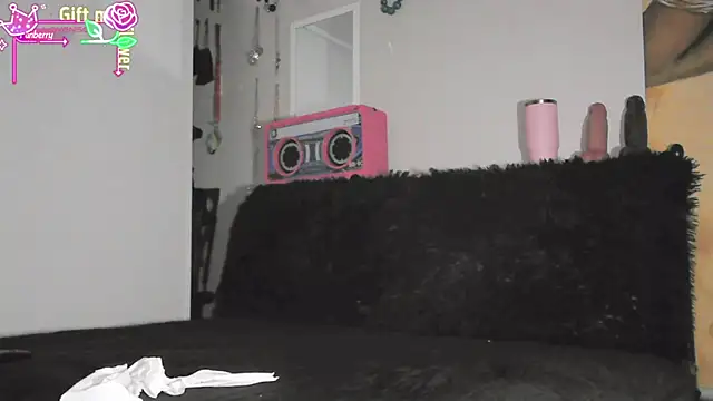 Queenanitadix online show from May 3, 2026, 11:49 am
