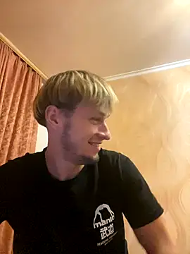 Snapshot of frama666 chatting on October 1, 2025, 7:53 pm frama666 online show from October 1, 2025, 7:53 pm